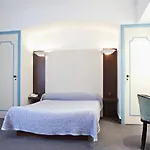 Hotel Mets Et Plaisirs 2*