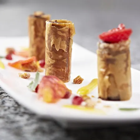 מלון Mets Et Plaisirs מזמה