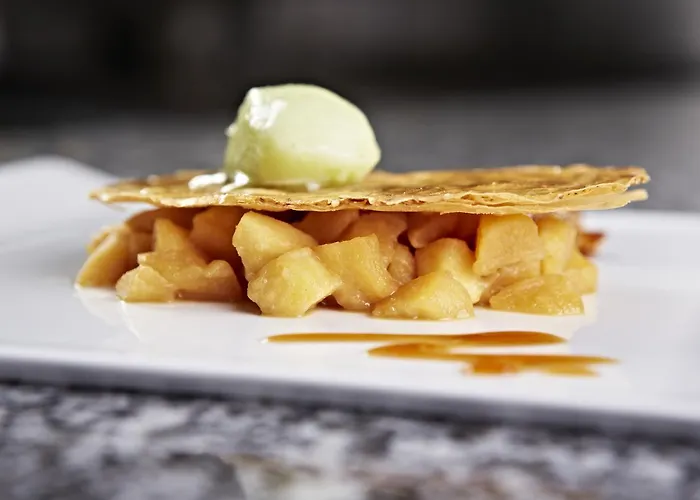 Отель Mets Et Plaisirs