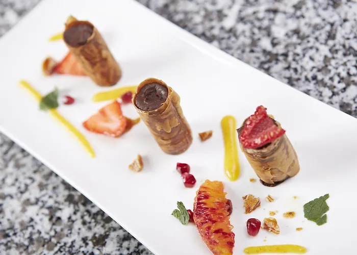 Отель Mets Et Plaisirs 2*